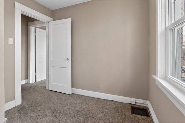 511 Wyncotte St, Sheraden, PA 15204