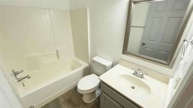 9317 Apple Drive, Oklahoma City, OK 73130