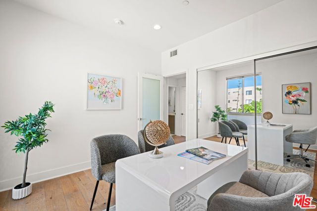 108 S Croft Avenue 102, Los Angeles, CA 90048