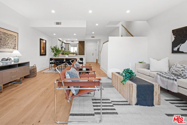 108 S Croft Avenue 102, Los Angeles, CA 90048