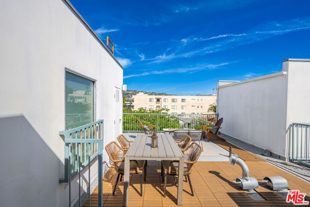 108 S Croft Avenue 102, Los Angeles, CA 90048