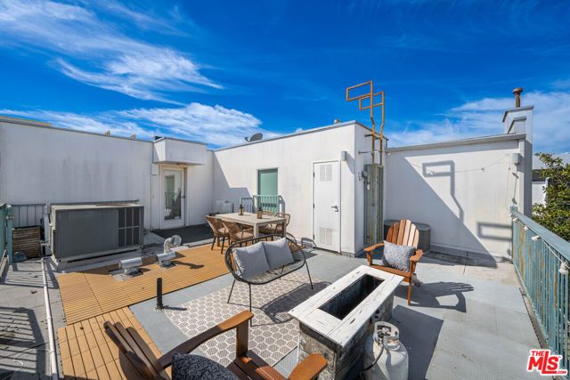 108 S Croft Avenue 102, Los Angeles, CA 90048