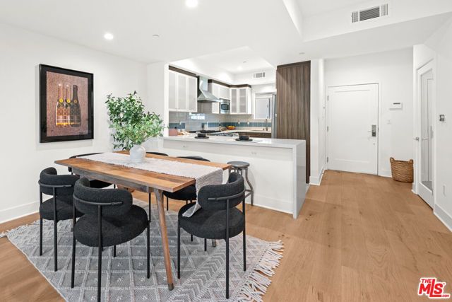 108 S Croft Avenue 102, Los Angeles, CA 90048