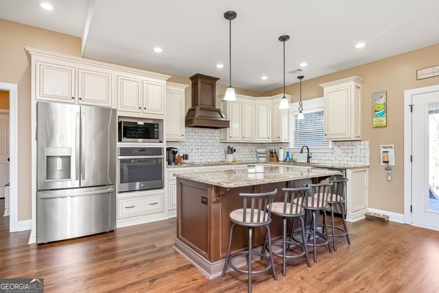 249 Mossy Lake Road, Perry, GA 31069