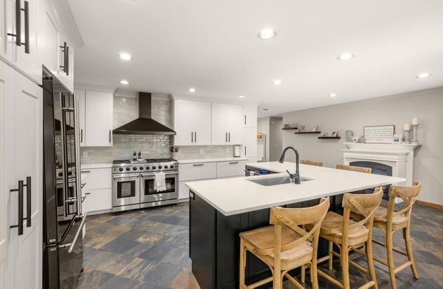 11708 Sunset Trail, Plymouth, MN 55441