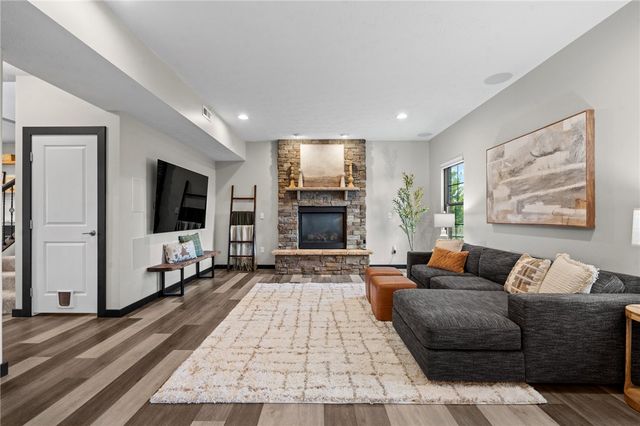 1950 Stone Creek Boulevard, Centerville, OH 45458