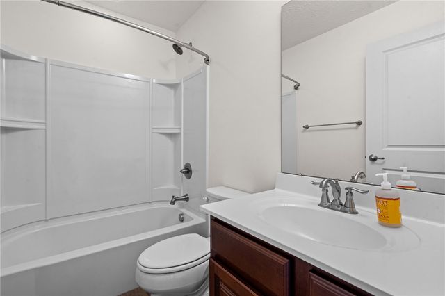 1950 Stone Creek Boulevard, Centerville, OH 45458