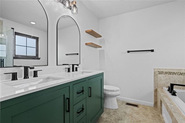1950 Stone Creek Boulevard, Centerville, OH 45458