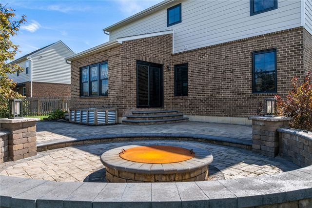 1950 Stone Creek Boulevard, Centerville, OH 45458