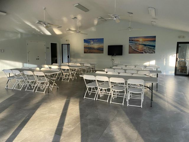 4711 Lucerne Lakes Boulevard E 204, Lake Worth, FL 33467