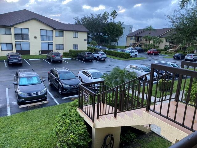 4711 Lucerne Lakes Boulevard E 204, Lake Worth, FL 33467