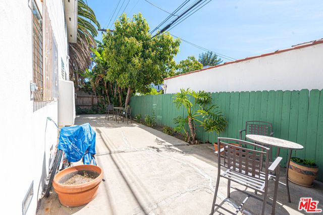 8436 Blackburn Avenue, Los Angeles, CA 90048