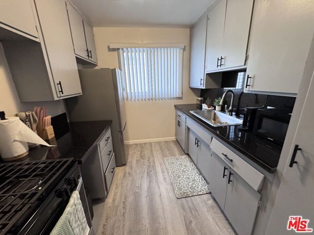 8436 Blackburn Avenue, Los Angeles, CA 90048