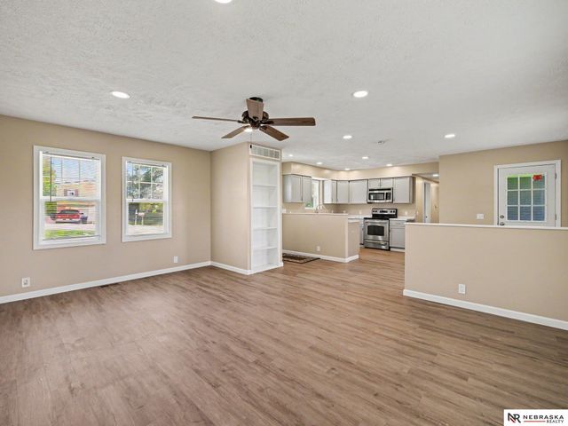 2307 Murray Road, Plattsmouth, NE 68048