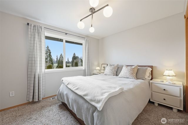 8124 Hidden Valley Drive SE, Lacey, WA 98503