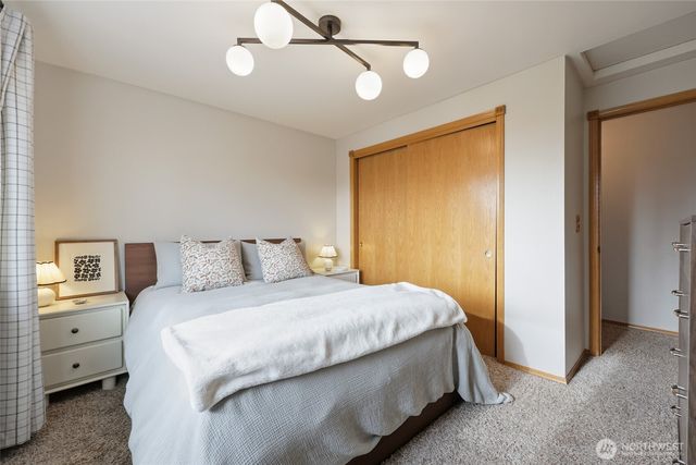 8124 Hidden Valley Drive SE, Lacey, WA 98503