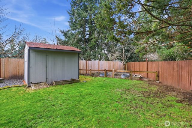 8124 Hidden Valley Drive SE, Lacey, WA 98503