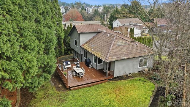 8124 Hidden Valley Drive SE, Lacey, WA 98503