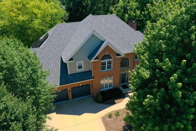8709 Shade Tree Circle, Crystal Lake, IL 60014