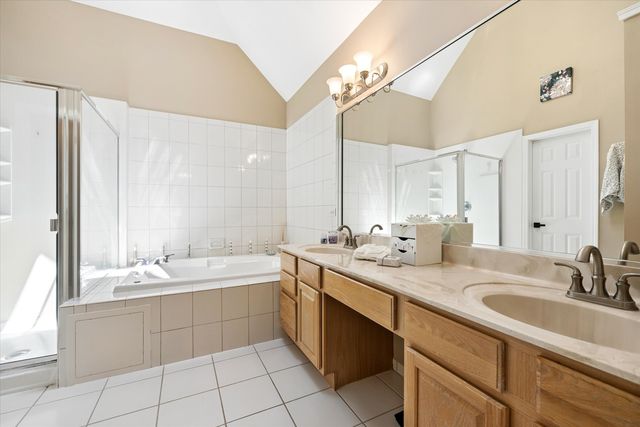 8709 Shade Tree Circle, Crystal Lake, IL 60014