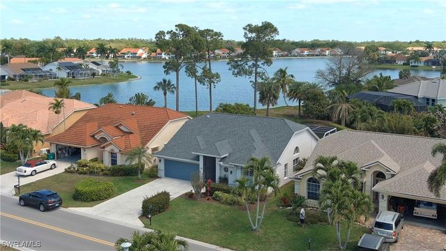 700 Lambton LN, Naples, FL 34104