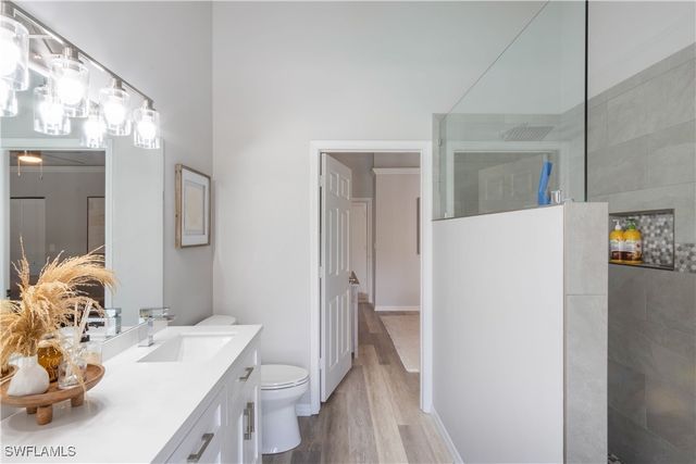 700 Lambton LN, Naples, FL 34104