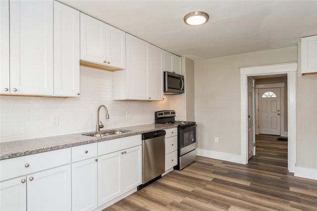 2014 Constitution Blvd, Arnold, PA 15068