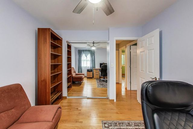 135 Midway Lane, Vernon Hills, IL 60061