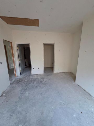 5829 Hillsdale Blvd, Sacramento, CA 95842