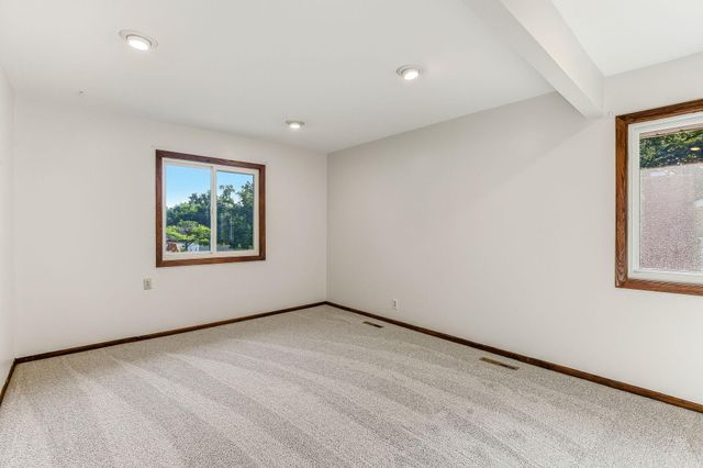 6481 Rath Drive, Woodbury, MN 55125