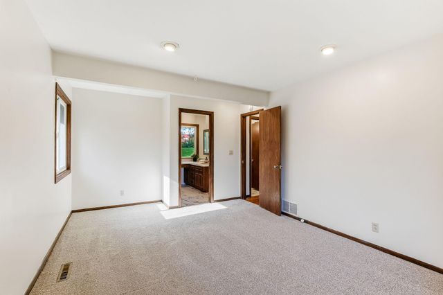 6481 Rath Drive, Woodbury, MN 55125