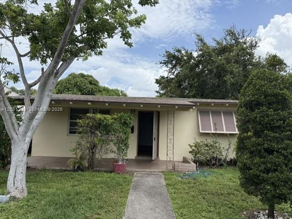 262 SW 9th Street 1, Dania Beach, FL 33004