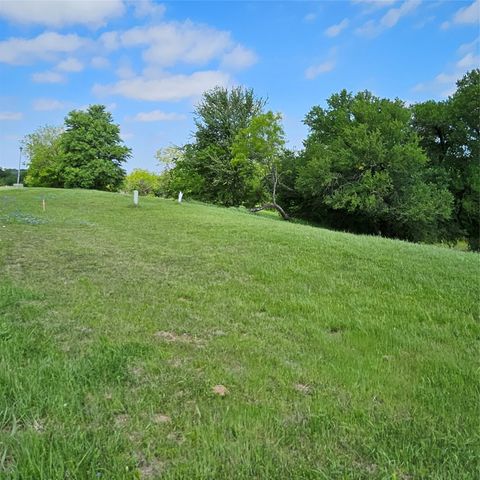 3024 Koscher Drive, Grand Prairie, TX 75104