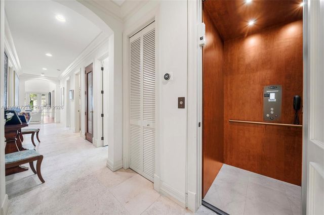 8400 SW 52nd Ave, Miami, FL 33143