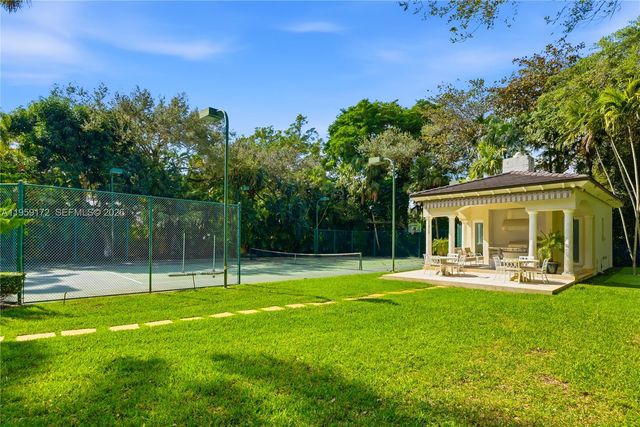 8400 SW 52nd Ave, Miami, FL 33143