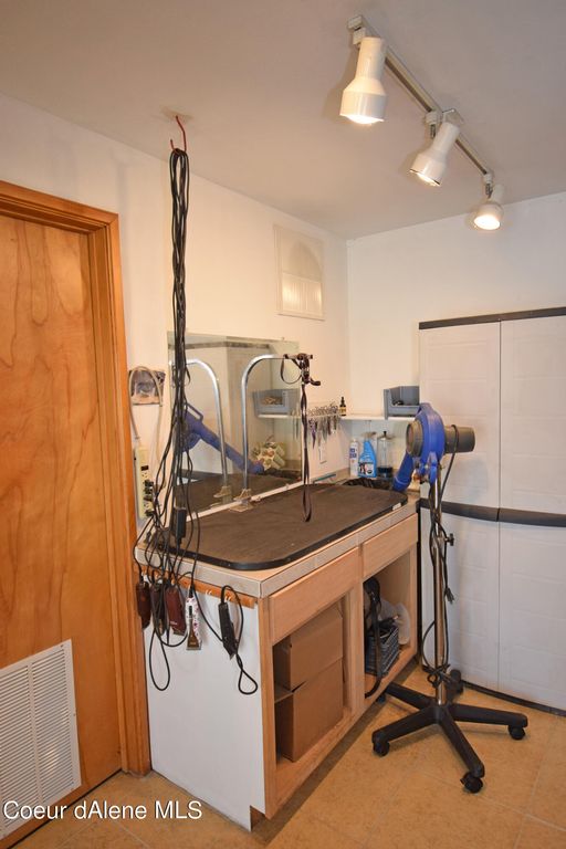 4456 W Side Rd, Bonners Ferry, ID 83805 photo 14