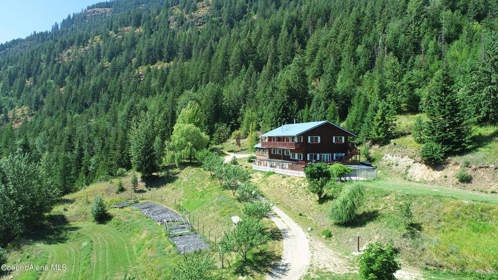 4456 W Side Rd, Bonners Ferry, ID 83805 photo 2