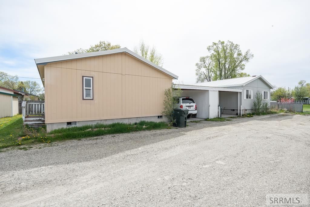 Image 1 of property listing at 194/196 W Center Street, Blackfoot, ID 83221