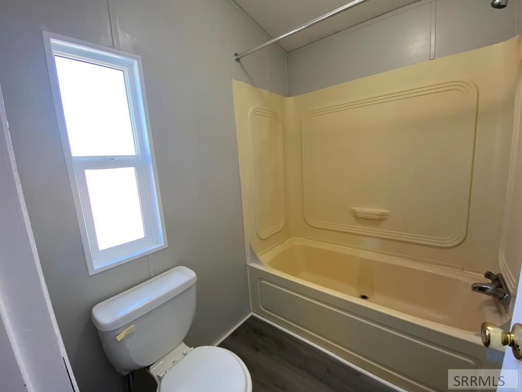 Image 17 of property listing at 194/196 W Center Street, Blackfoot, ID 83221