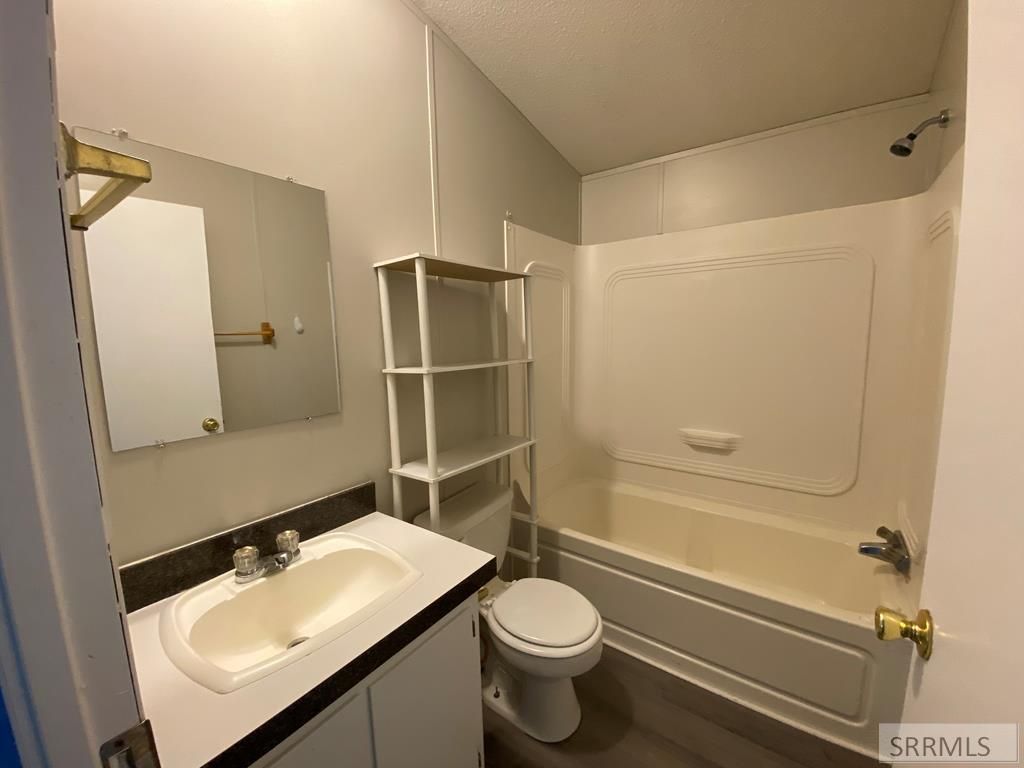 Image 21 of property listing at 194/196 W Center Street, Blackfoot, ID 83221