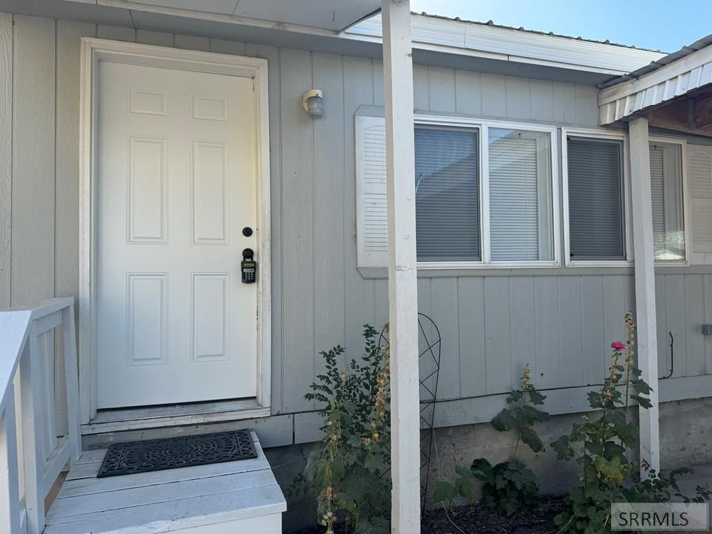 Image 23 of property listing at 194/196 W Center Street, Blackfoot, ID 83221