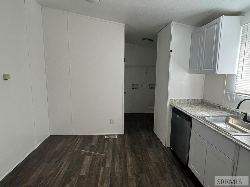 Image 32 of property listing at 194/196 W Center Street, Blackfoot, ID 83221