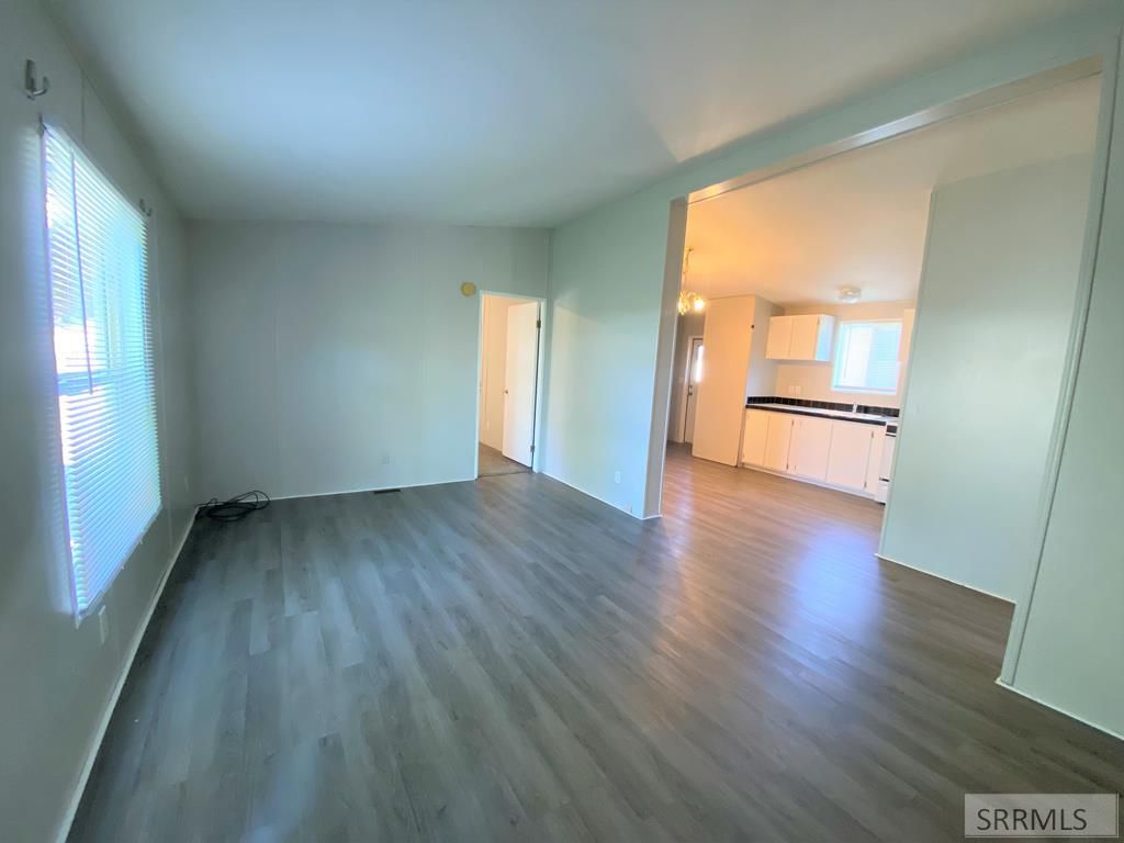 Image 8 of property listing at 194/196 W Center Street, Blackfoot, ID 83221