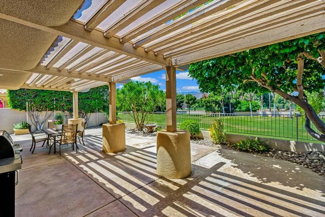 285 Kavenish Drive, Rancho Mirage, CA 92270