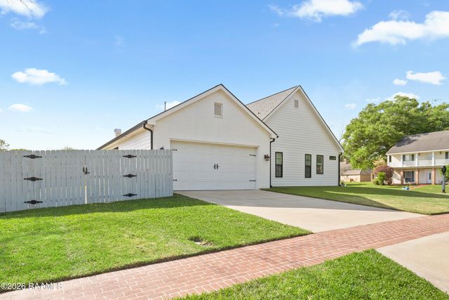108 Middleburg Drive, Lafayette, LA 70508