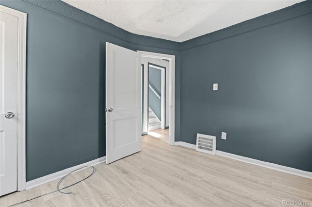 20052 Avon Avenue, Detroit, MI 48219