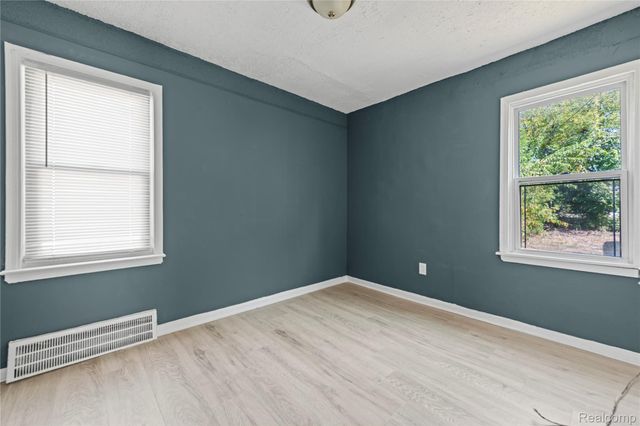 20052 Avon Avenue, Detroit, MI 48219