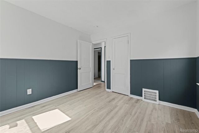 20052 Avon Avenue, Detroit, MI 48219