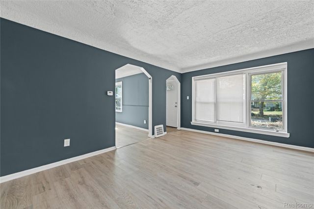 20052 Avon Avenue, Detroit, MI 48219