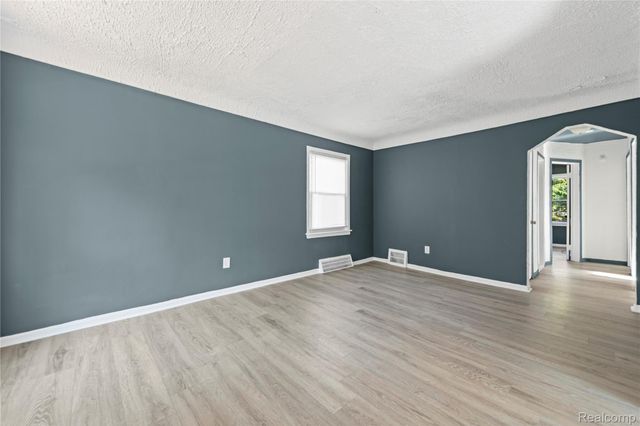 20052 Avon Avenue, Detroit, MI 48219